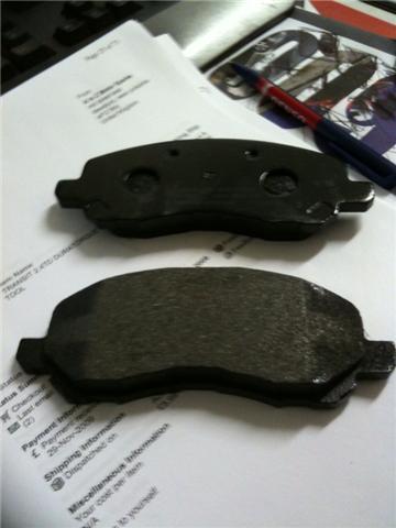 FOR MITSUBISHI RVR CHARIOT GRANDIS BRAKE PADS FRONT UP TO 04/2000