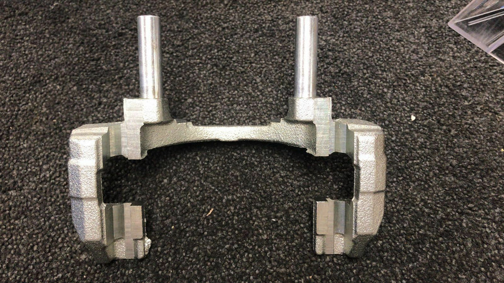 REAR BRAKE CALIPER BRACKET SOLID TO VENTED DISC BMW 1SER E81 E87 E82 E88