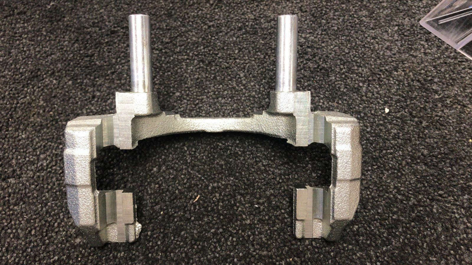 REAR BRAKE CALIPER BRACKET SOLID TO VENTED DISC BMW 1SER E81 E87 E82 E88