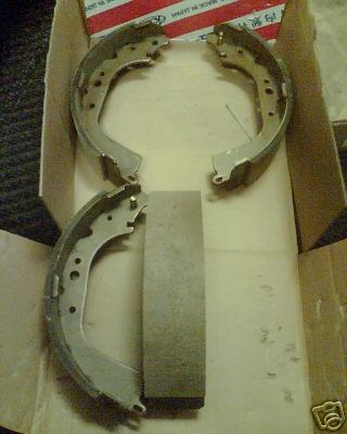 FOR TOYOTA LANDCRUISER BRAKE SHOES (NEW)1985 - 1998 