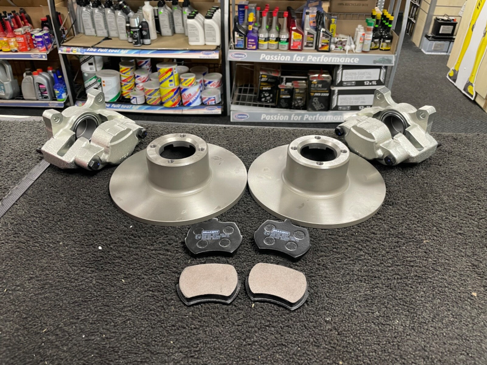 FOR MINI 1.0 1.3 COOPER S WORK FRONT CALIPERS AND BRAKE DISCS PADS 213X9MM SOLID