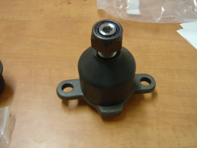 VW TRANSPORTER CARAVELLE MULTIVAN T4 1998-2004 LOWER BALL JOINT  