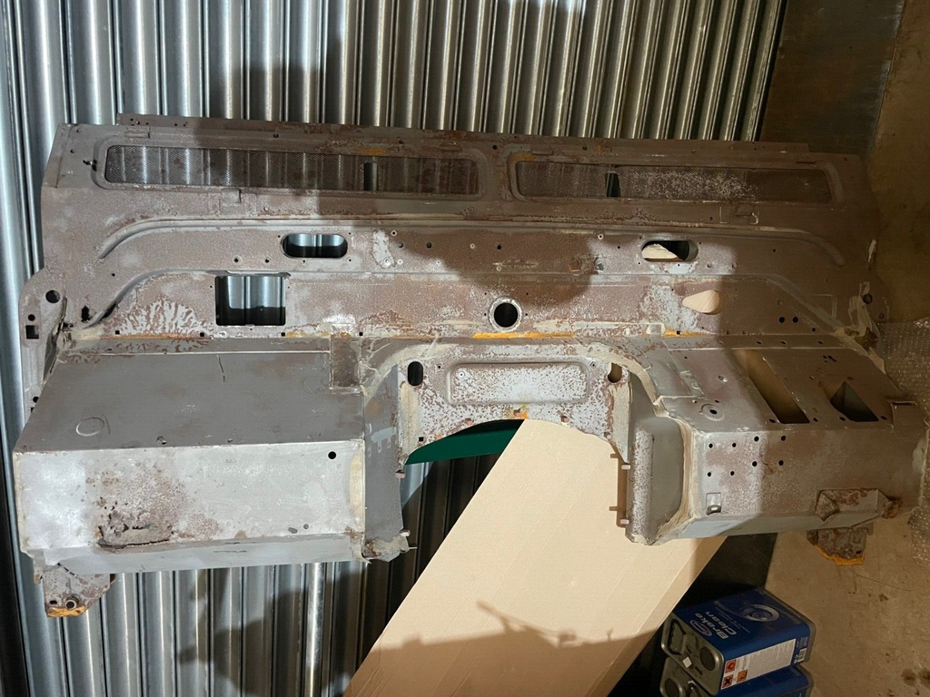 LANDROVER  DEFENDER 110 90 TDI BULKHEAD FOR LHD ONLY  NEED REPAIRS