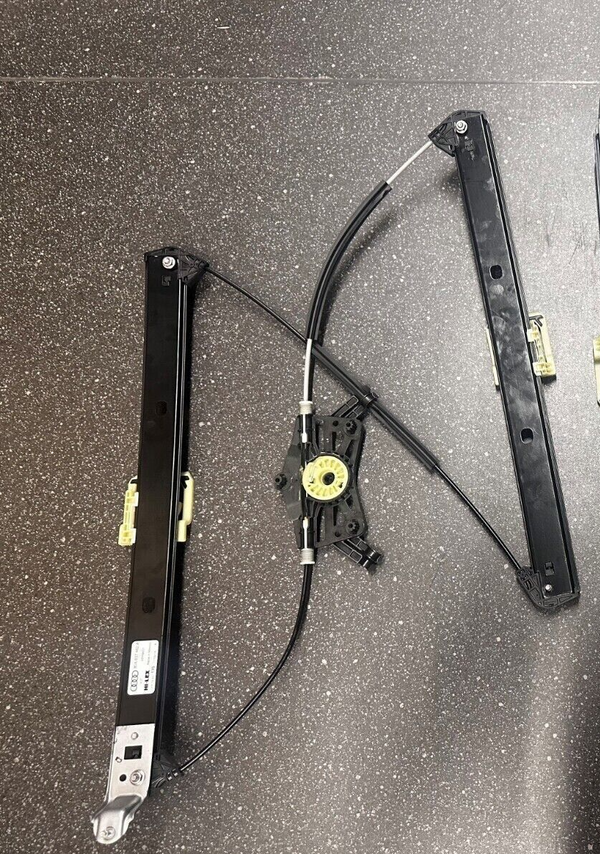 AUDI Q5 SQ5 2017on FRONT WINDOW REGULATOR 80A898462A RIGHT OS GENUINE NEW