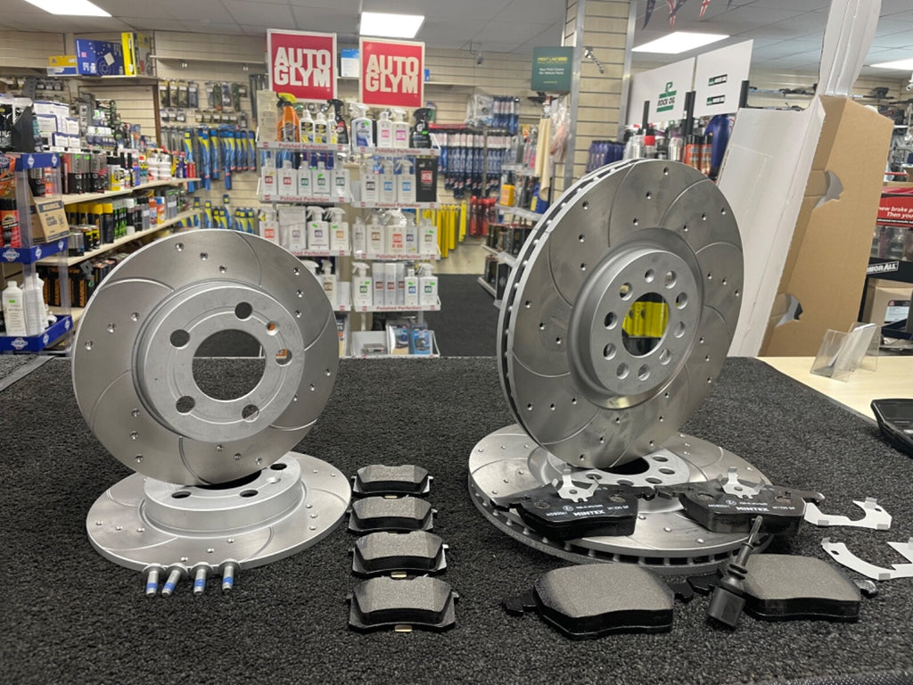 AUDI TT 1.8T QUATTRO 177bhp  DRILLED GROOVED BRAKE DISCS & MINTEXPADS FRONT REAR