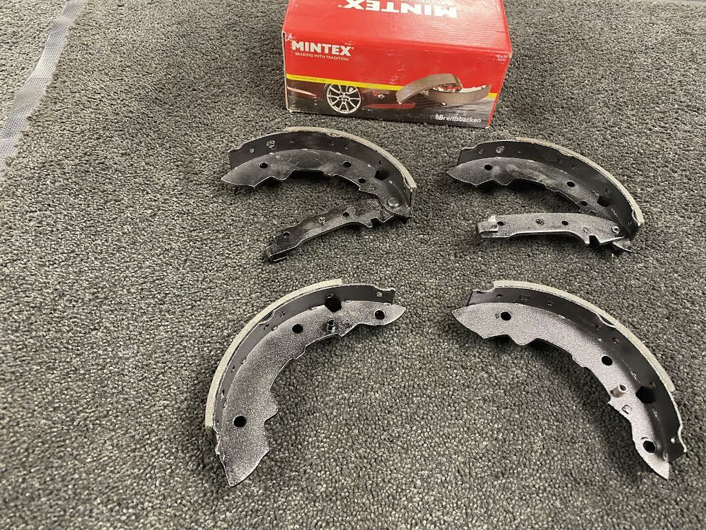 RENAULT 12 14 15 FUEGO PEUGEOT 104 MINTEX REAR BRAKE SHOES 180 x 42mm