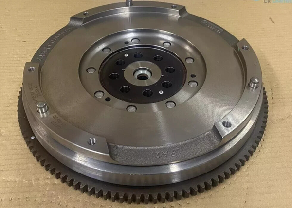 BMW X1 X3 E91 E92 E92 E60 E83 E84 DUAL MASS FLYWHEEL +BOLTS 21207567829 704727