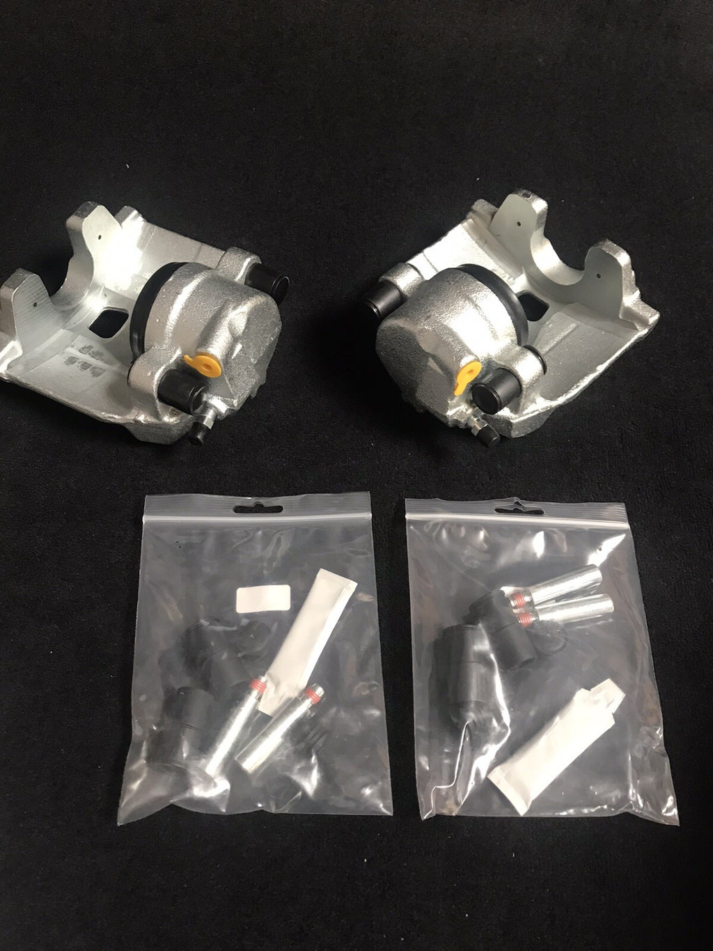 2 FRONT BRAKE CALIPER+SLIDER PIN KITS FOR AUDI FOR AUDI A4 2007-15 314MM DISCS
