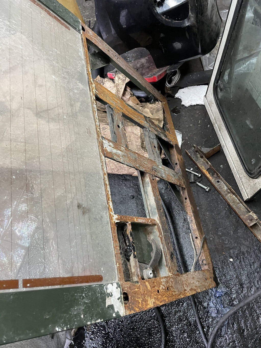 DEFENDER 90 110 200TDI 300TDI REAR SAFARI DOOR With Glass