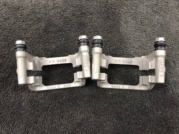2 GENUINE VW REAR BRAKE CALIPER CARRIER BRACKET CADDY MK4 2.0TDI CUUD/DFSD CODE