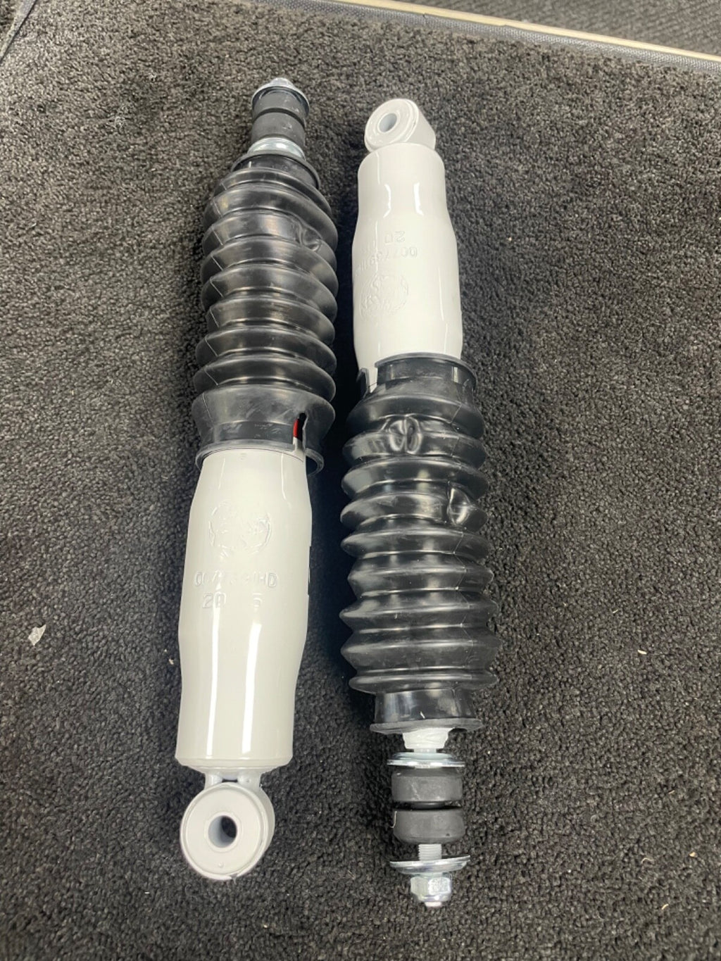 FOR MITSUBISHI L200 K74 1996-07 FRONT HEAVY DUTY PERFORMANCE SHOCK ABSORBERS