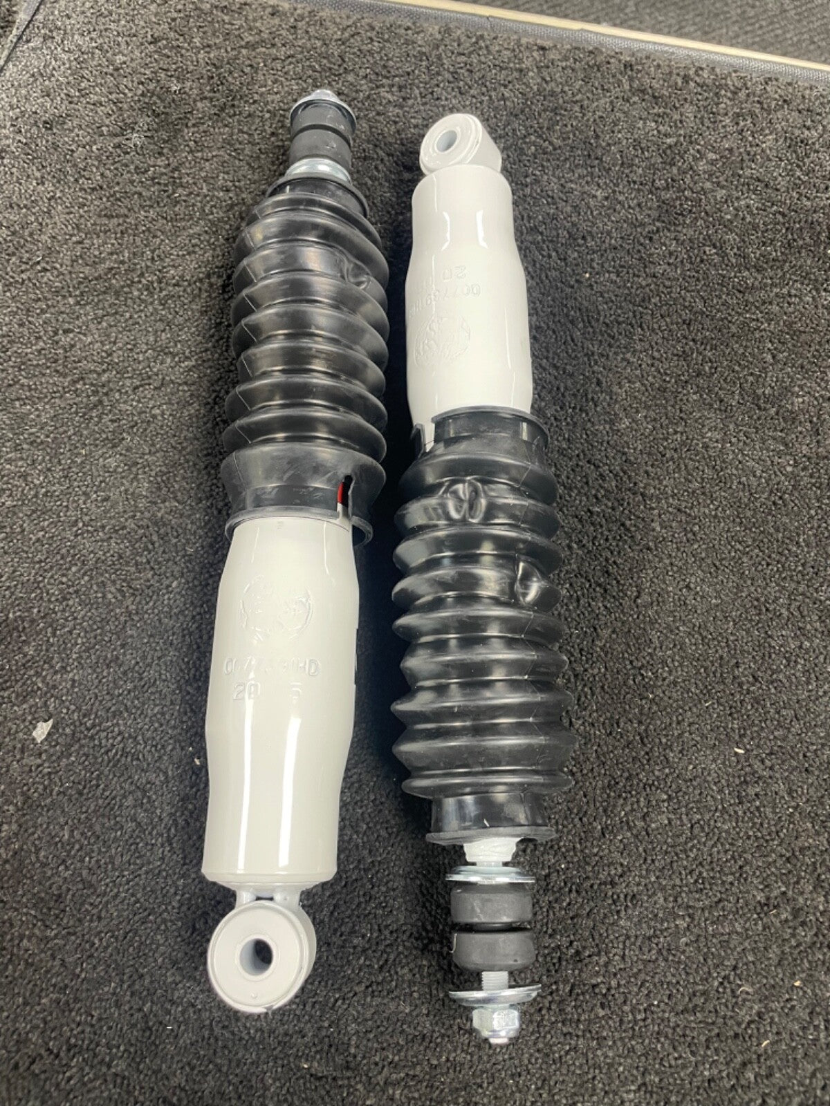 FOR MITSUBISHI L200 K74 1996-07 FRONT HEAVY DUTY PERFORMANCE SHOCK ABSORBERS