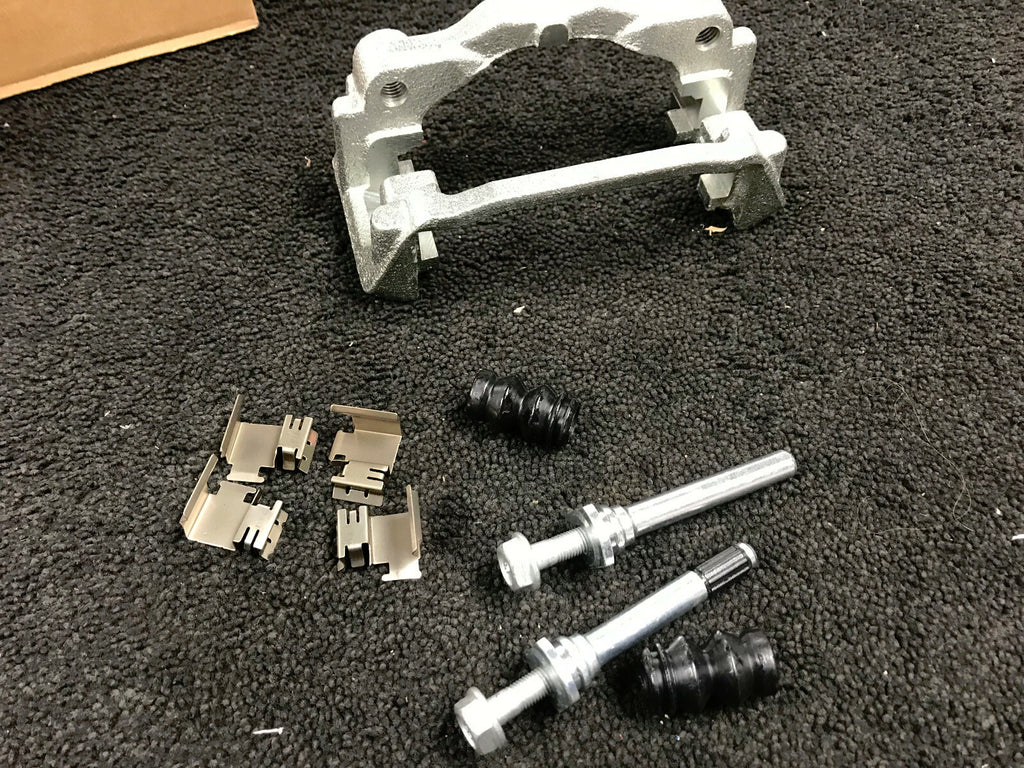 FOR FORD TRANSIT RWD 2006-13 REAR BRAKE CALIPER CARRIER BRACKET KIT RH OS