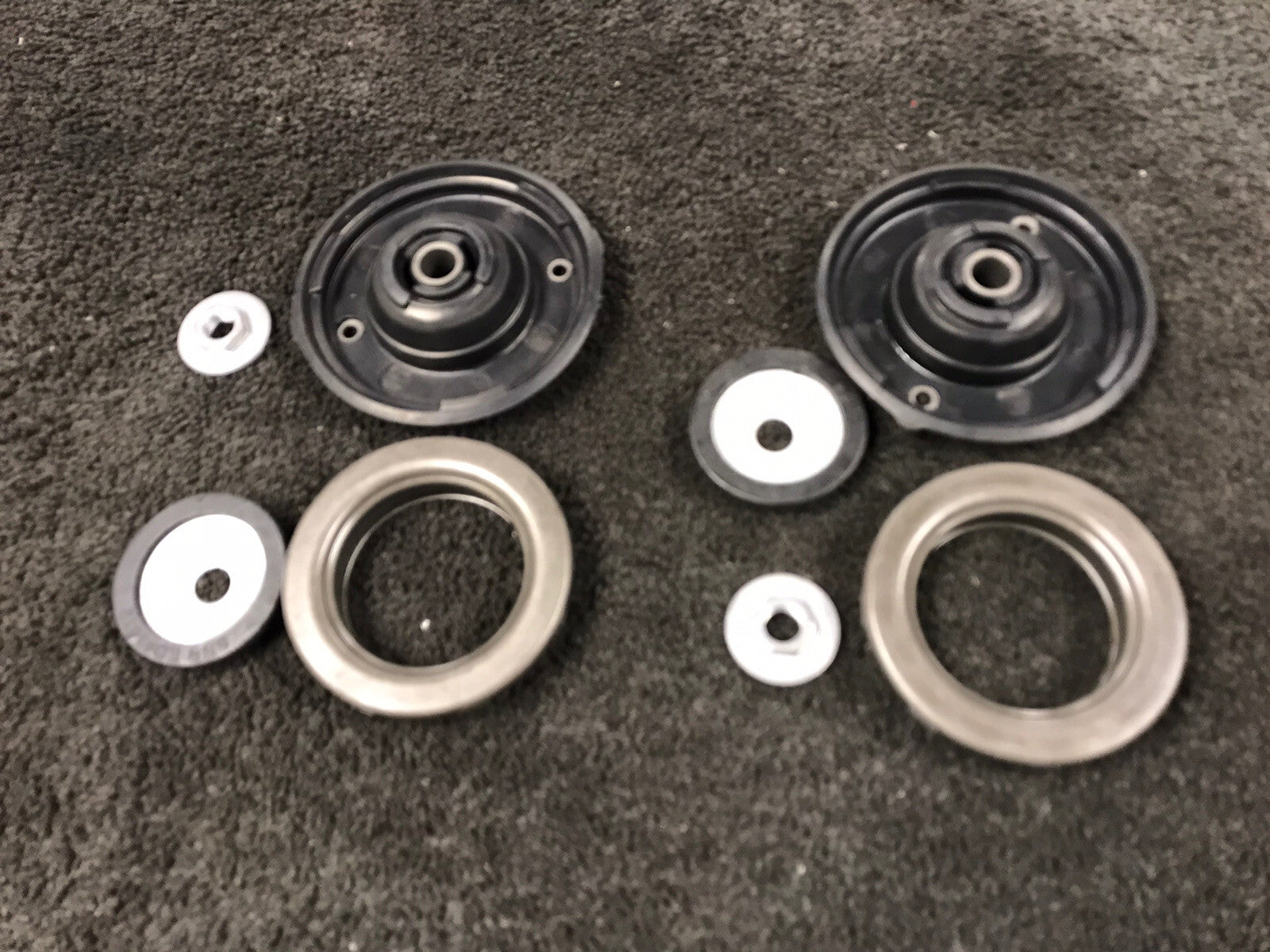 FRONT STRUT TOP MOUNTING KIT PAIR LH RH BERLINGO C3 PLURIEL C4 PICASSO HDI