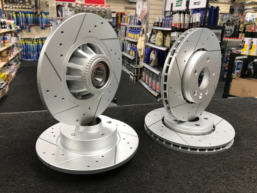 FOR VAUXHALL VIVARO TRAFIC BRAKE DISCS CROSS DRILLED GROOVED FRONT REAR