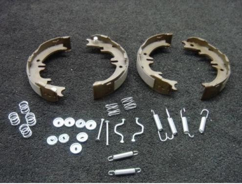FOR LEXUS GS300 430 450 460 IS220D REAR HANDBRAKE PARKING SHOE +FITTING