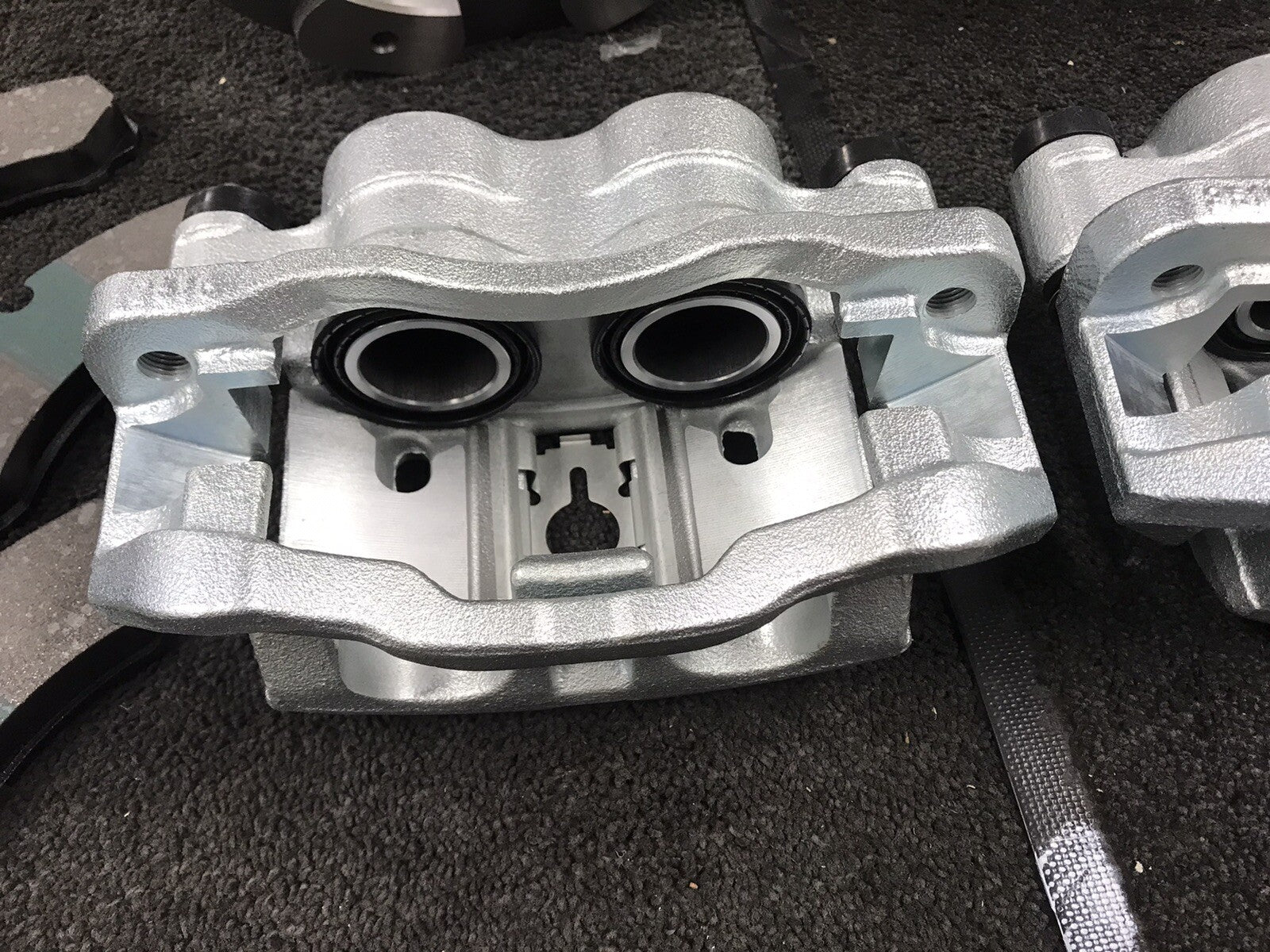 FOR IVECO 65C11 C13 C14 C15 C16 C17 TWIN WHEELER 2 REAR BRAKE CALIPER BRACKETS