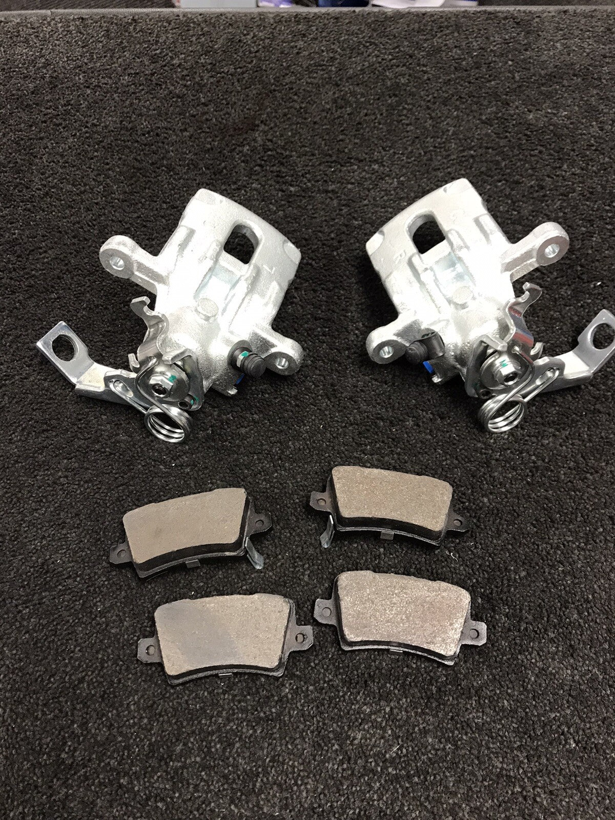 2 REAR BRAKE CALIPER PAIR REAR BRAKE PADS FOR HONDA CIVIC TYPE R FN2 2006-2012  