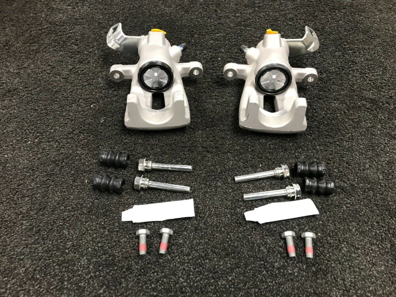 2 REAR BRAKE CALIPERS + GUIDE PINS FOR MINI PACEMAN COUNRTYMAN  ALL4 R60 2011-17