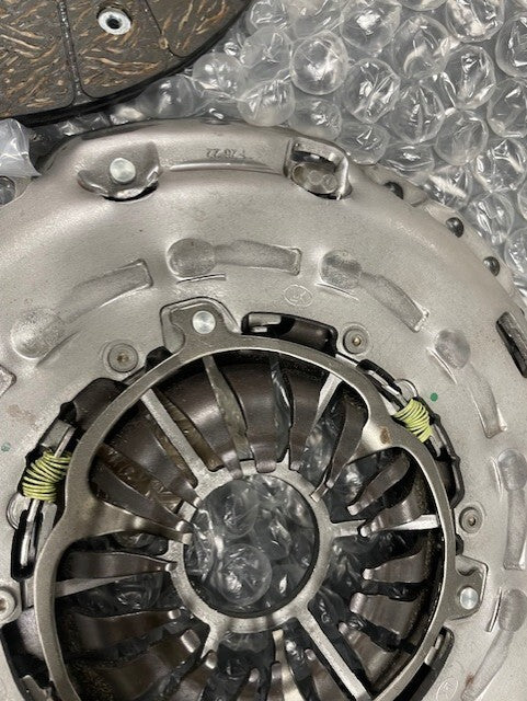 3PCE CLUTCH LUK FOR CHEVROLET CRUZE ASTRA J MERIVA MOKKA 1.7D TD CDTi