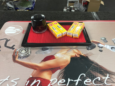 FOR NISSAN ALMERA 1.5 N16 OIL  FILTER AIR FILTER SPARK PLUGS SERVICE KIT