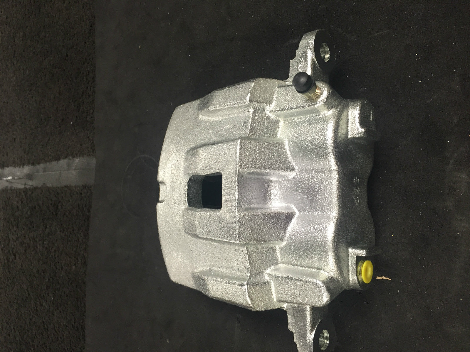 FRONT LEFT BRAKE CALIPER 5093181AA FOR  GRAND CHEROKEE 1999-2004 AKEBONO TYPE