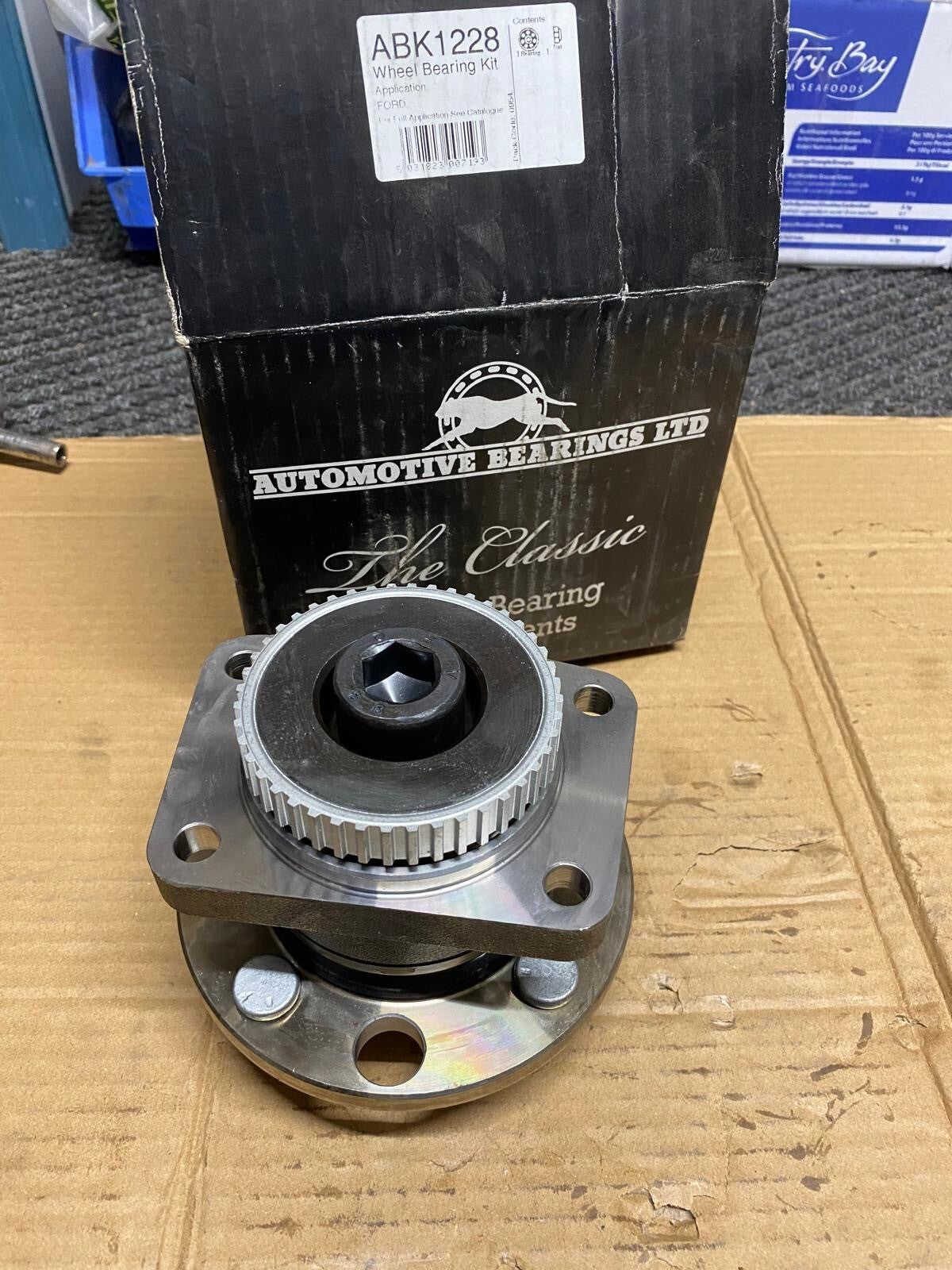 REAR WHEEL BEARING HUB KIT FITS MONDEO MK2 TURNIER 2.5 24V