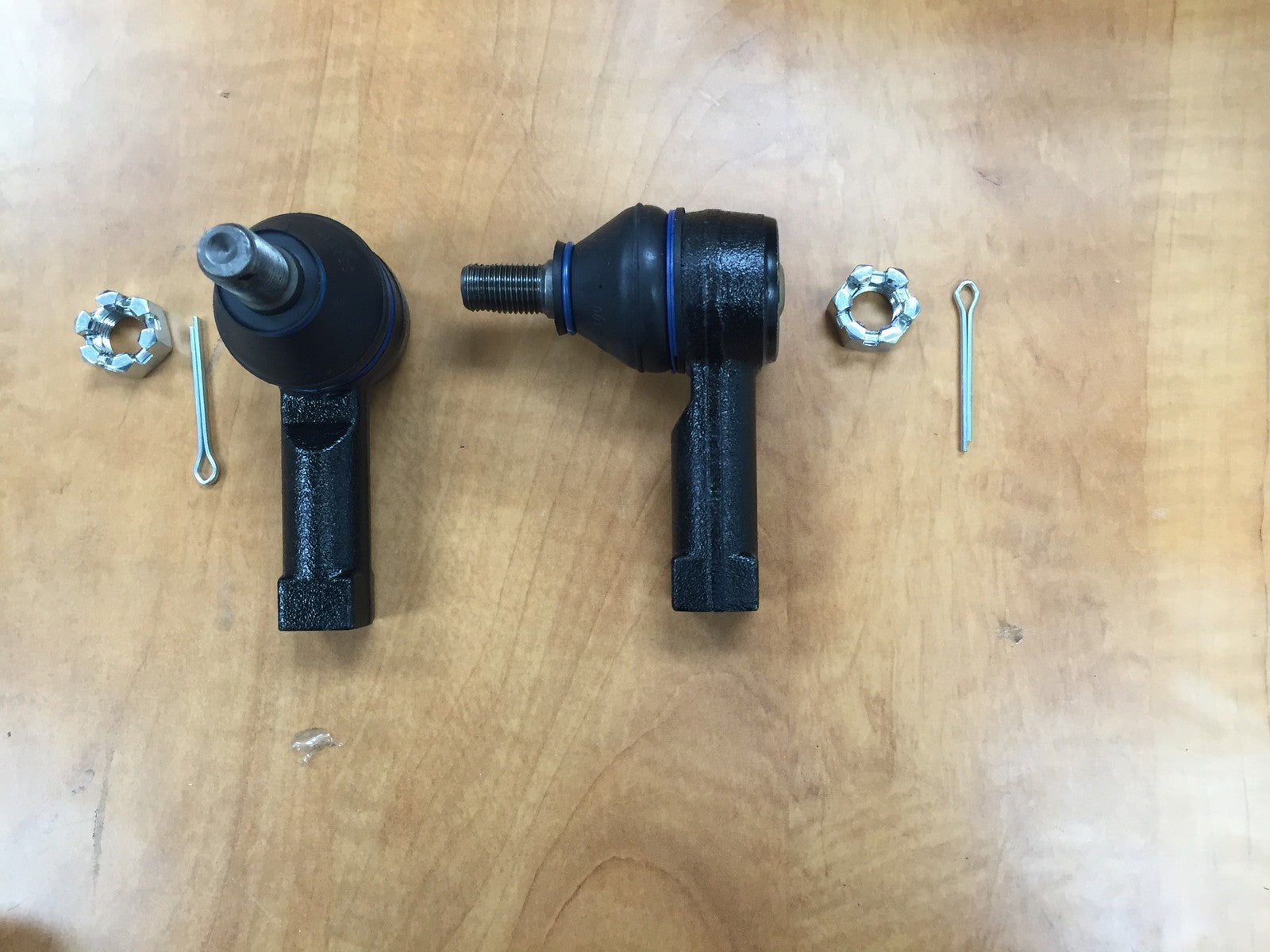 FOR MITSUBISHI DELICA  IMPORT 4WD 2.8TD 2.5TD 2 OUTER  TRACK TIE  ROD ENDS