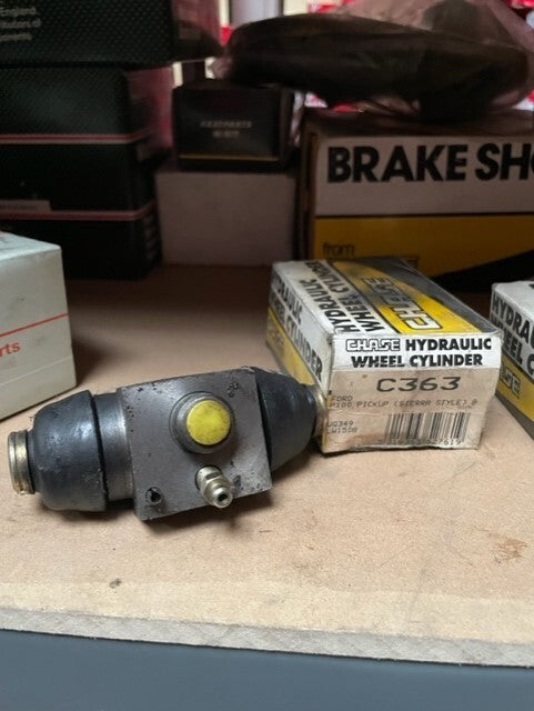 REAR WHEEL BRAKE CYLINDER FOR FORD P100 TRANSIT MK2 3  RH OS