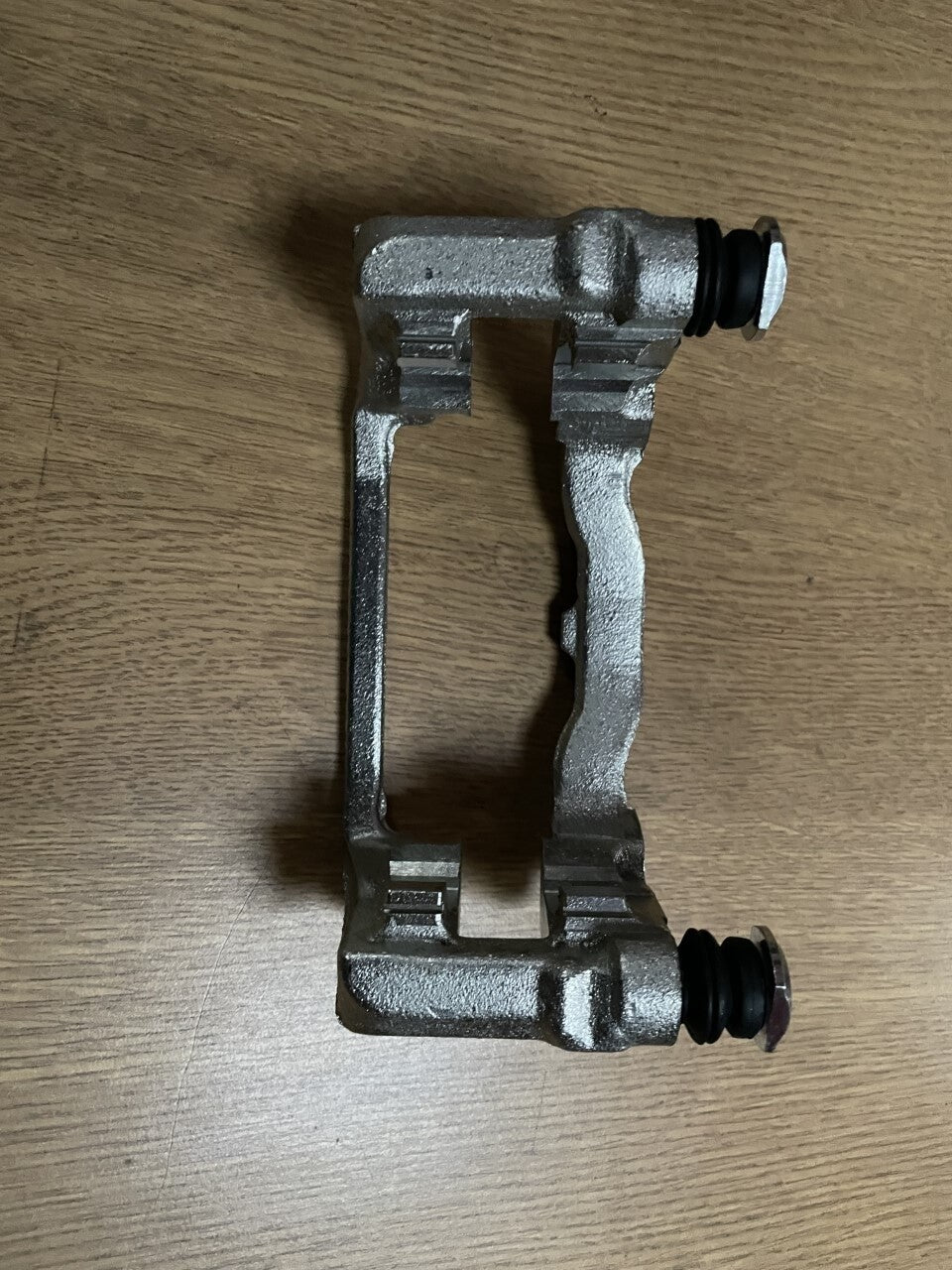 FOR FORD TRANSIT 2006-13 REAR  LEFT LH NS SIDE BRAKE CALIPER CARRIER BRACKET