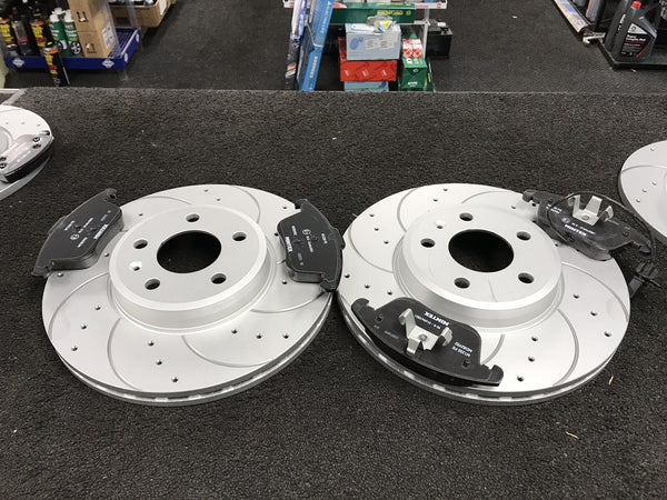 A4 3.0TDI B9 FRONT BRAKE DISC CROSS DRILLED GROOVED BRAKE PADS 