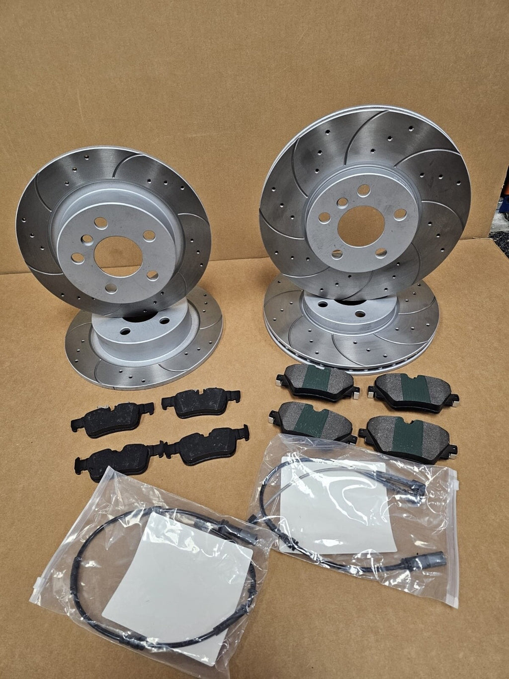 FOR BMW 218D 218I F46 F44  FRONT REAR BRAKE DISCS DRILLED GROOVED BRAKE PADS