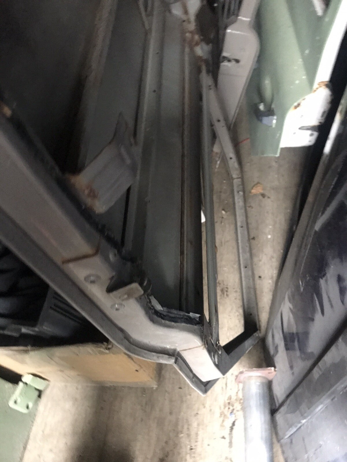 LAND ROVER DEFENDER 90 110 TDI  PASSENGER SIDE FRONT DOOR  USED NEEDS SKIN