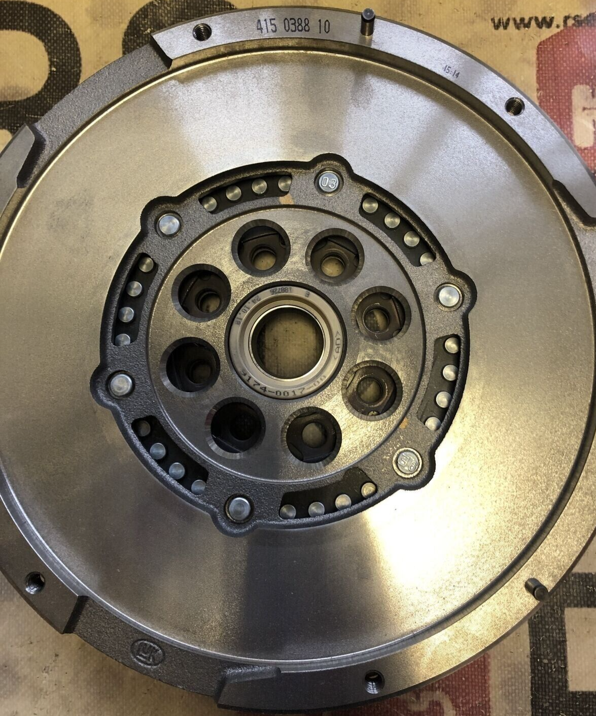 NEW LUK DMF FLYWHEEL TRANSIT 2.4TDCI 6 SPEED 4WD 4X4 415038810 2004-14 1858770
