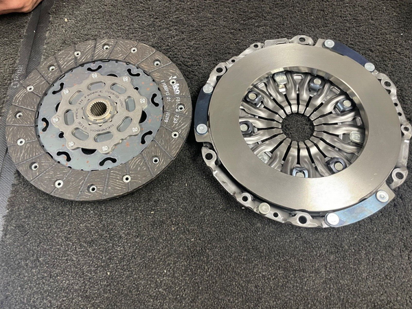 DS5 3008 5008 508 C4 GRAND PICASSO  2052Z1 9684841380 CLUTCH KIT 240MM