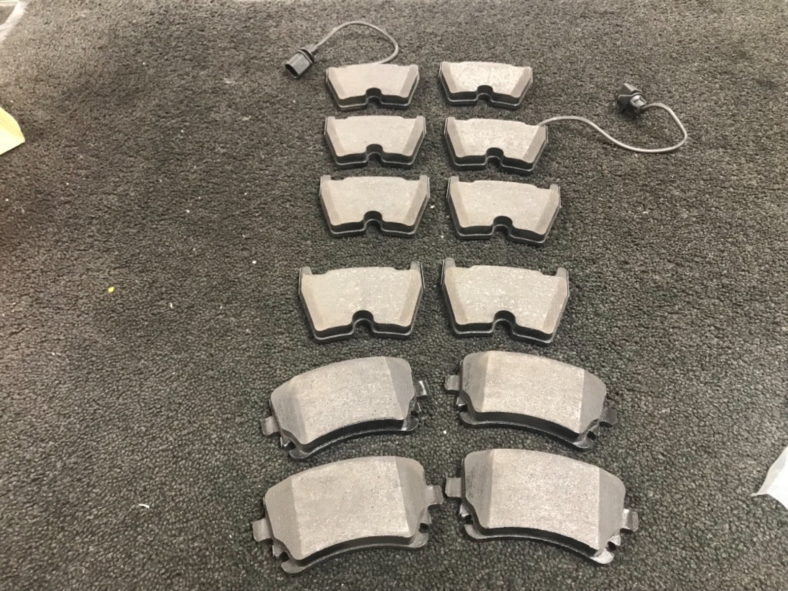 FOR AUDI RS4 B7 B8 RS5 R8 4.2 5.2 FSI FRONT AND REAR  GENUINE APEC BRAKE PADS 