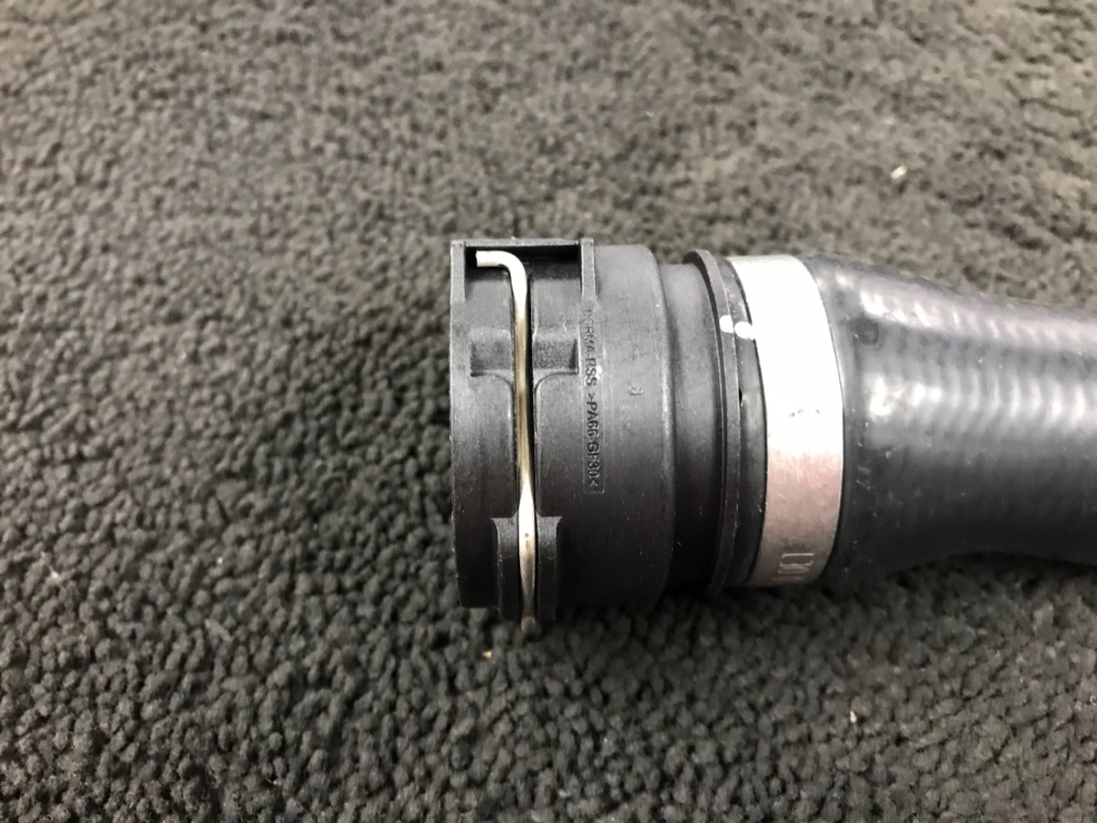 BMW E46 TOP RADIATOR COOLANT WATER HOSE 320I 325 330I 