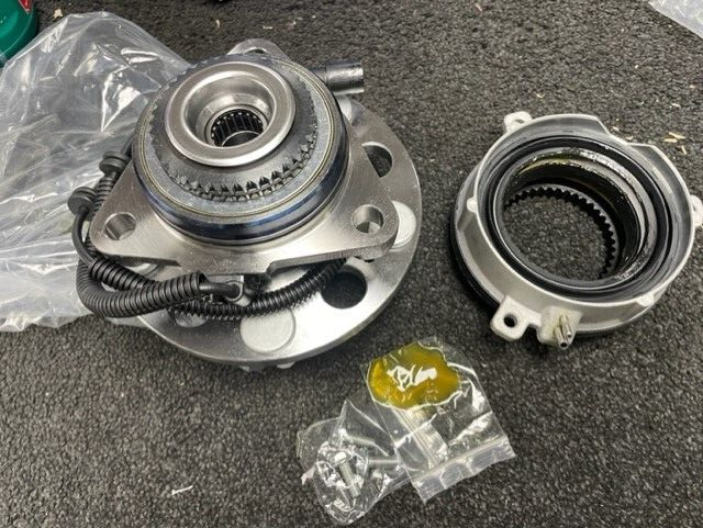 FOR SANGYONG ACTYON RODIUS STAVIC FRONT WHEEL BEARING HUB +ACTUATOR 4151009000