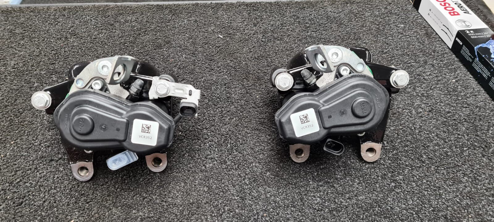 AUDI RSQ3 8U PERFORMAMCE 2 REAR ELECTRIC BRAKE CALIPER BRACKET PADS COMPLETE