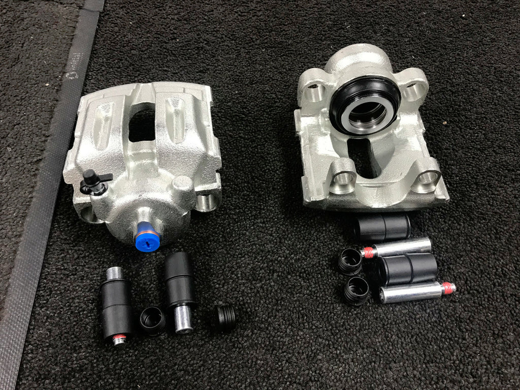 BMW E90 E91 E92 E93 E81 E84 E87 316d 325 REAR PASSENGER + DRIVER BRAKE CALIPERS 