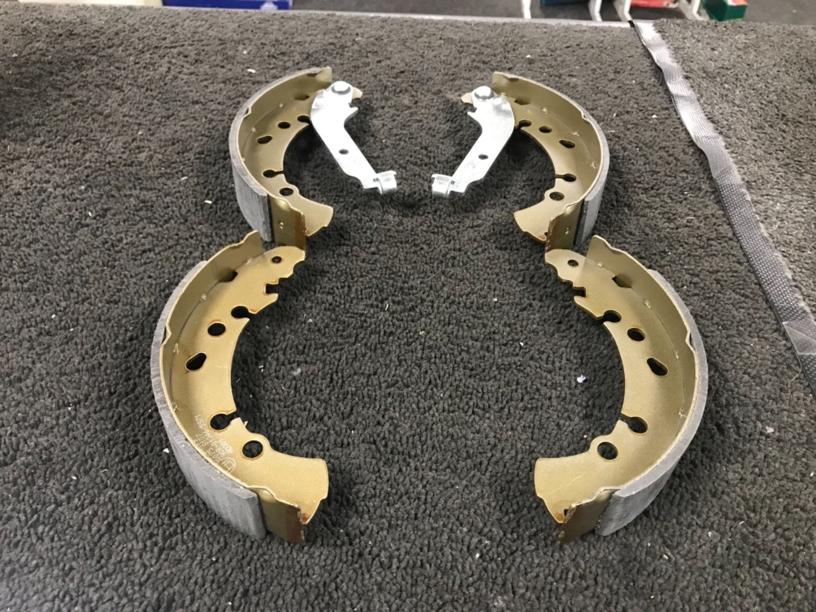 FOR TOYOTA YARIS 2006 ON REAR BRAKE SHOES FOR DRUM BRAKES FRENCH VNK CHASSIS