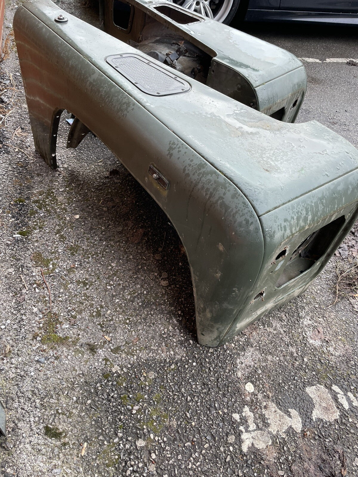 LAND ROVER DEFENDER  90 110 WINGS INNER AND OUTER PAIR