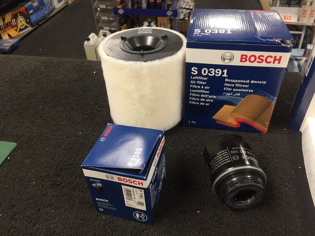 SKODA AUDI VW  1.4TFSi OIL FILTER AIR FILTER FUEL FILTER SPARK PLUG SERVICE KIT