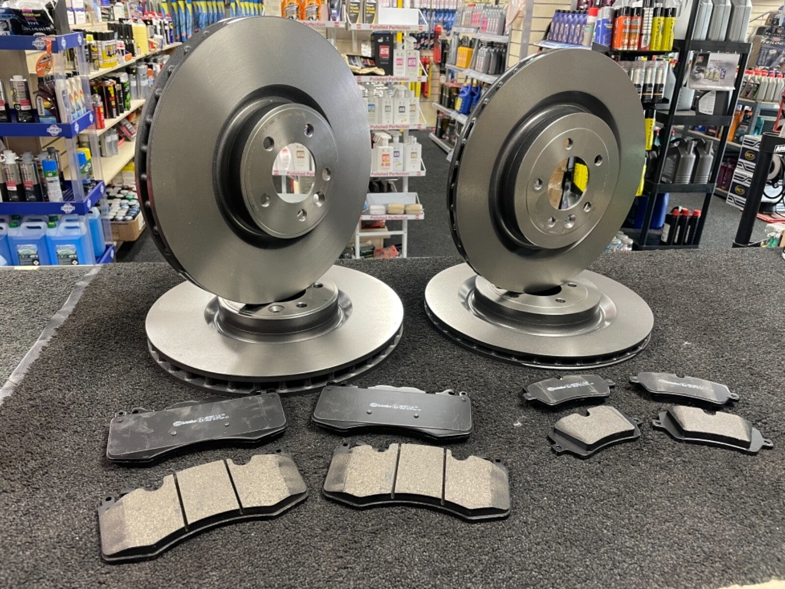 FIT FOR  RANGE ROVER SPORT SVR FRONT REAR BRAKE PADS AND DISCS BREMBO 