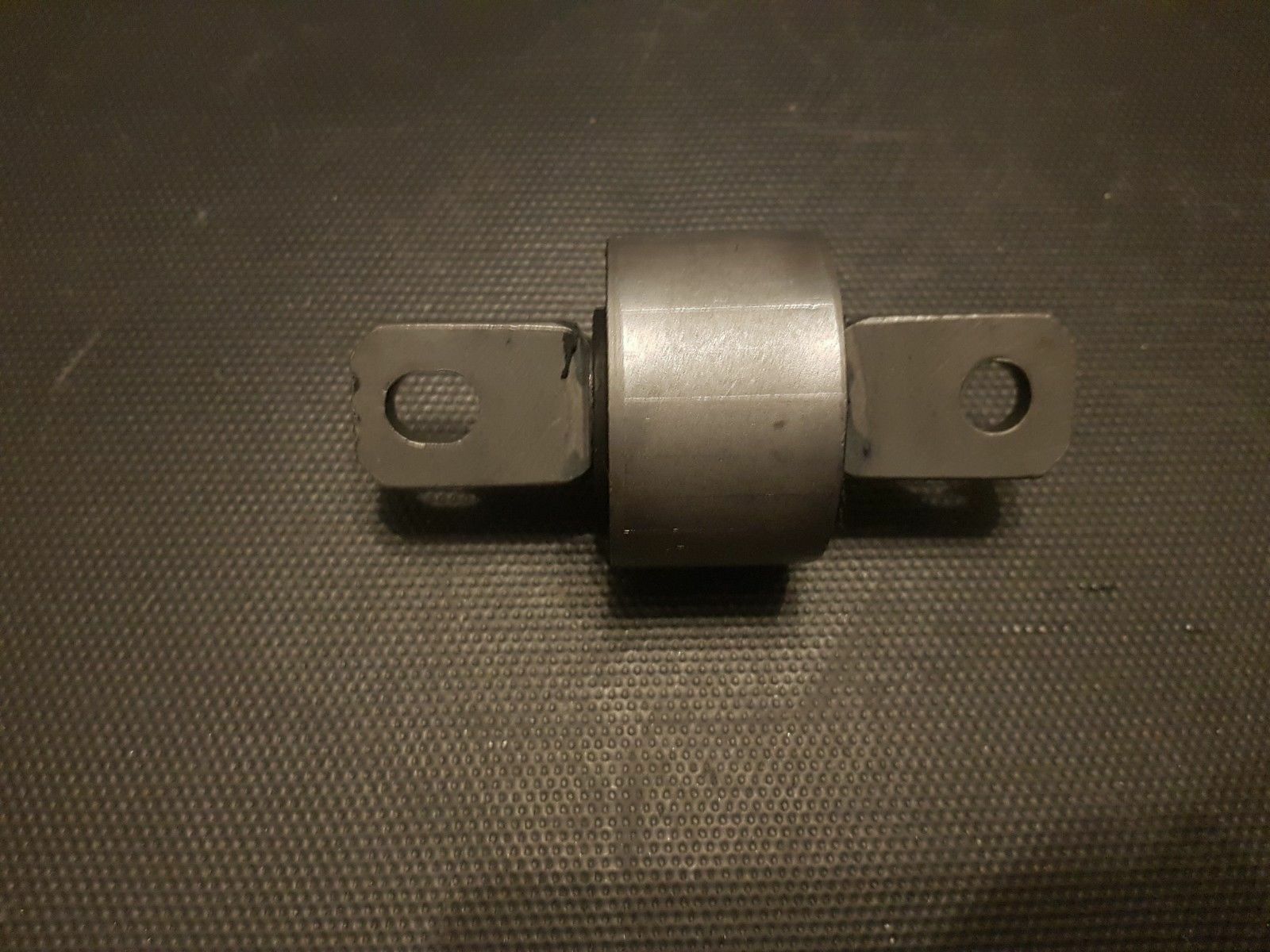 FOR TOYOTA AVENSIS 08 ON REAR TRAILING CONTROL LATERAL SUSPENSION ARM BUSH x 1 