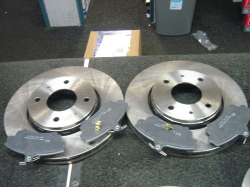 VOLVO S40 V40 1997-2003 FRONT BRAKE DISCS BRAKE PADS FRONT 