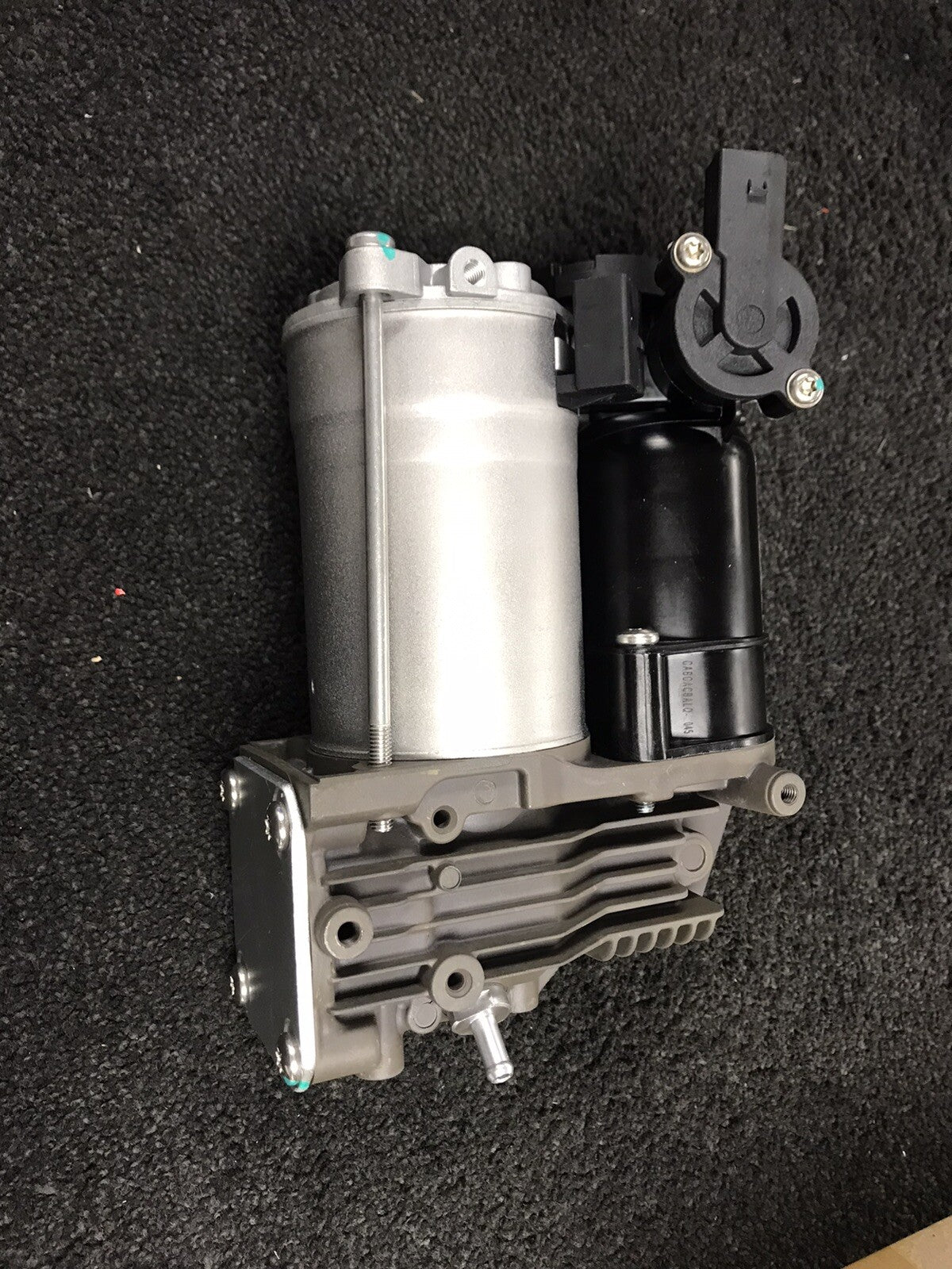 AIR SUSPENSION COMPRESSOR PUMP FOR BMW X5 X6 XDRIVE E70 X6 E71 E72