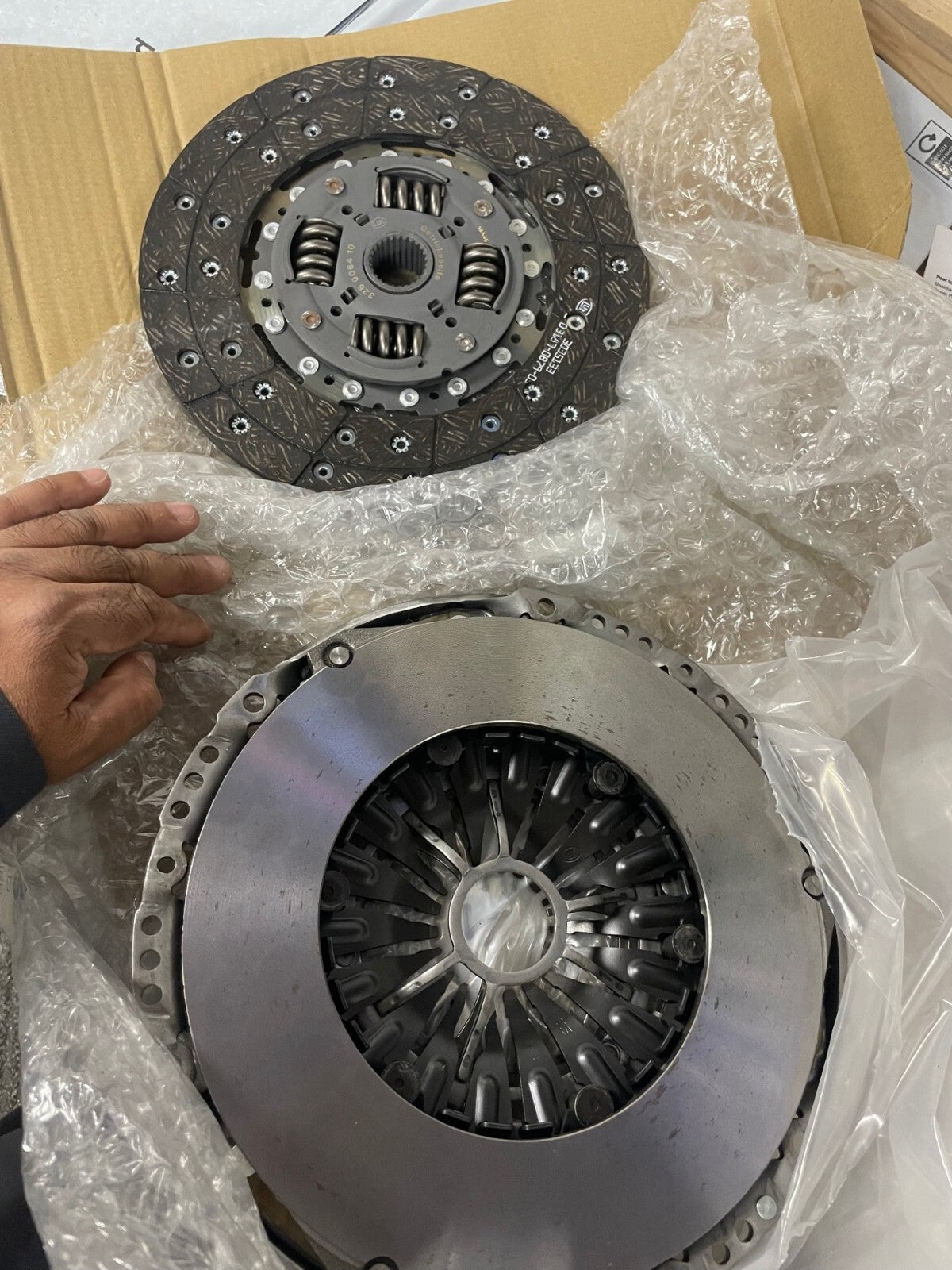 LUK 2PCE CLUTCH KIT  JAGUAR S-TYPE 2.7D DISCOVERY 3 4 TDV6 4.0 4.6 REDUCED