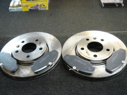 FOR RENAULT TRAFIC NISSAN PRIMASTAR VIVARO FRONT BRAKE DISCS & PADS NEW