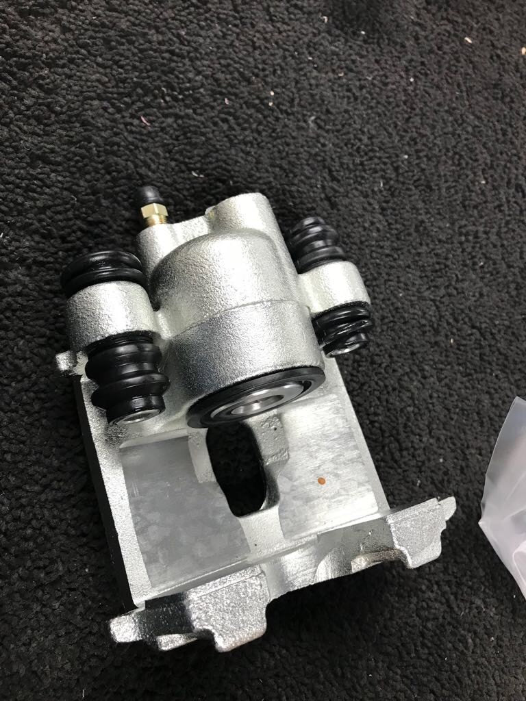 REAR RH OS  REAR BRAKE CALIPER FOR CHRYSLER PT CRUISER 2000-2010